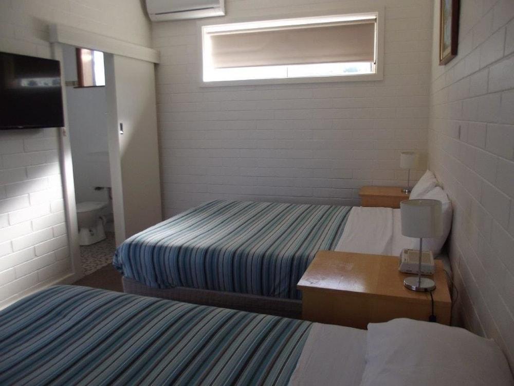 Guichen Bay Motel Роуб Екстериор снимка
