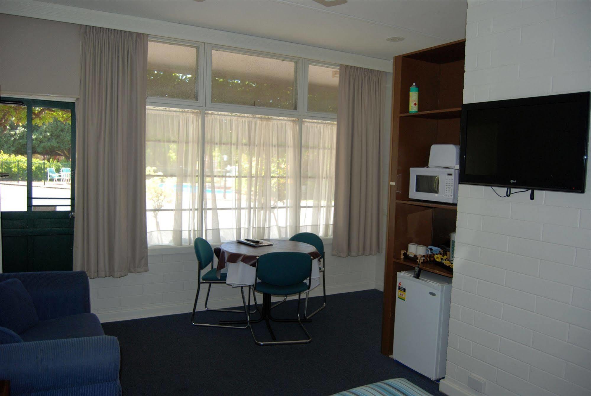 Guichen Bay Motel Роуб Екстериор снимка