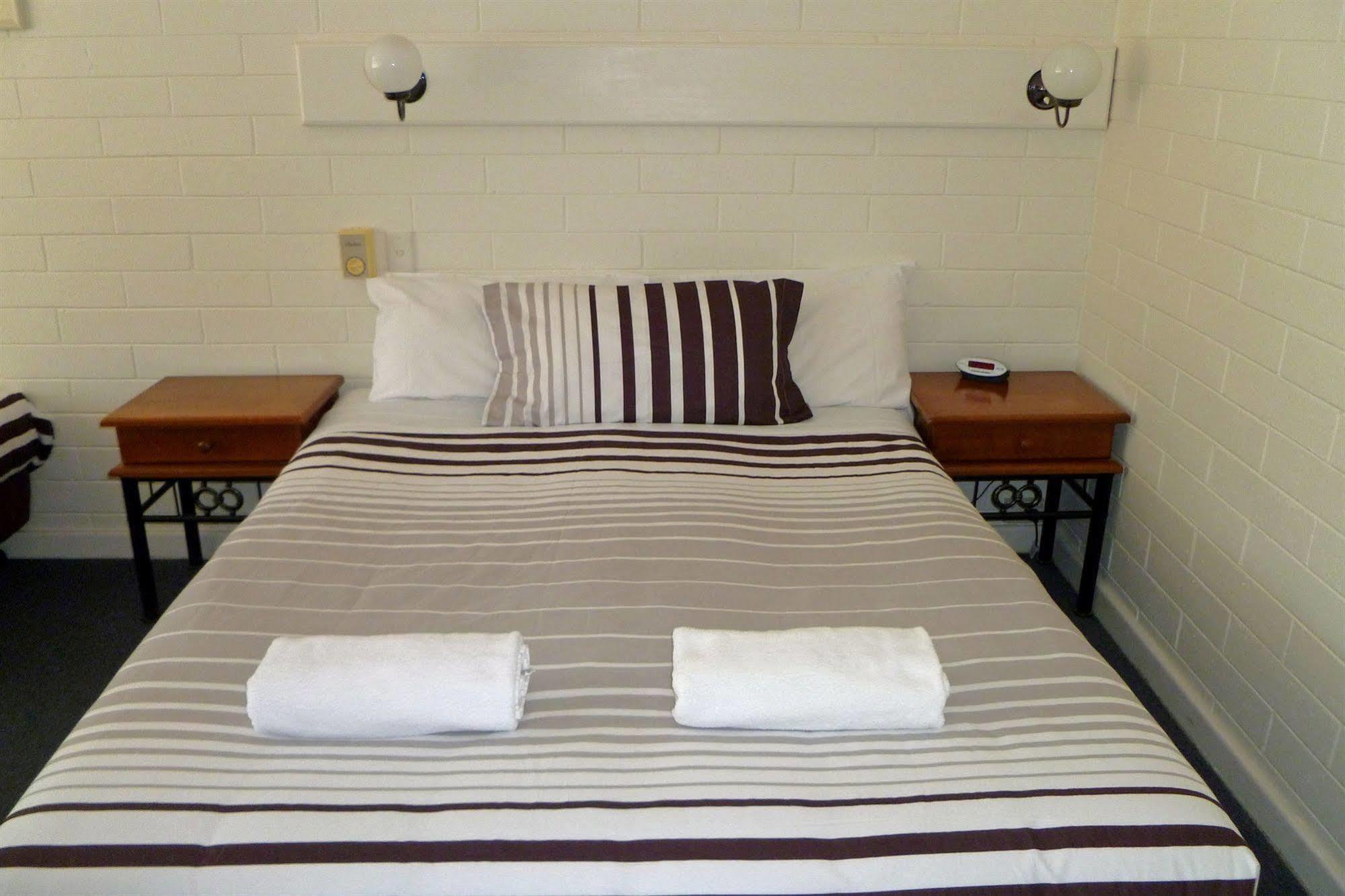 Guichen Bay Motel Роуб Екстериор снимка
